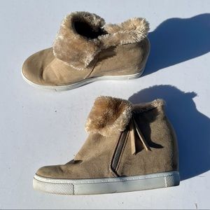 🔥🔥MAKE OFFER🔥Brass wedge sneakers🔥